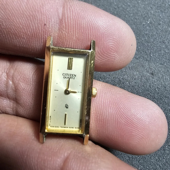 Vintage Citizen Quartz Ladies Tank Style Watch 2250-S09052SMW Parts Or Repair no - Picture 1 of 6